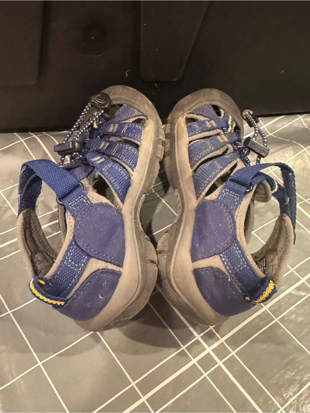 KEEN kid’s sandals Size 12 washable summer back to school vacation beach big boy
